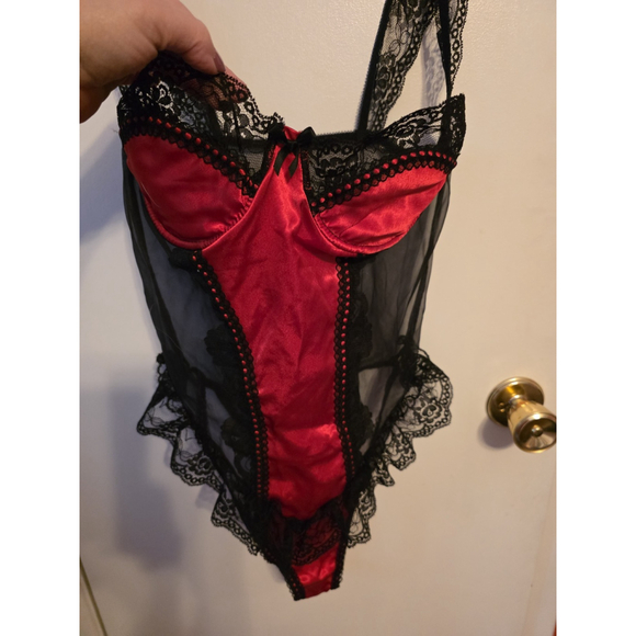 Vintage Woman's M Boudoir Red Nylon Teddy Pin Up Lingerie Hi Cut Lace Snaps Sexy - Picture 1 of 16